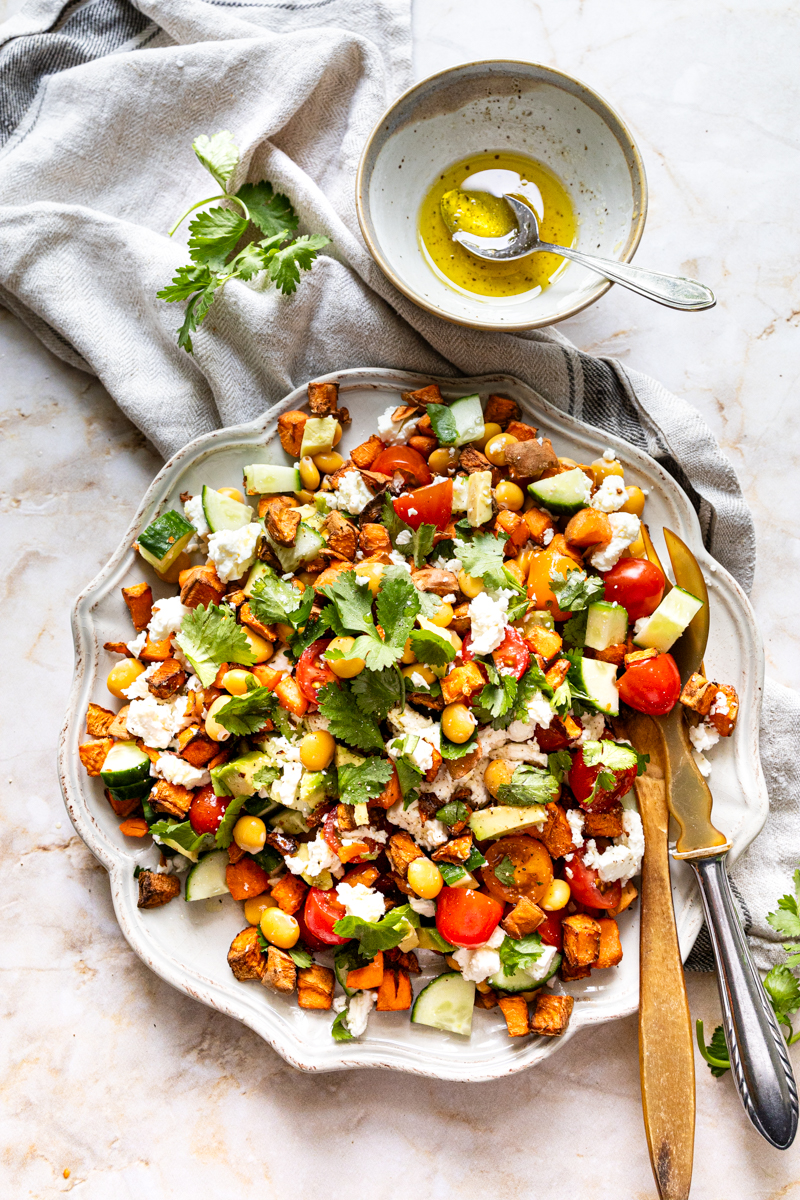 salade met lupinebonen, komkommer en feta