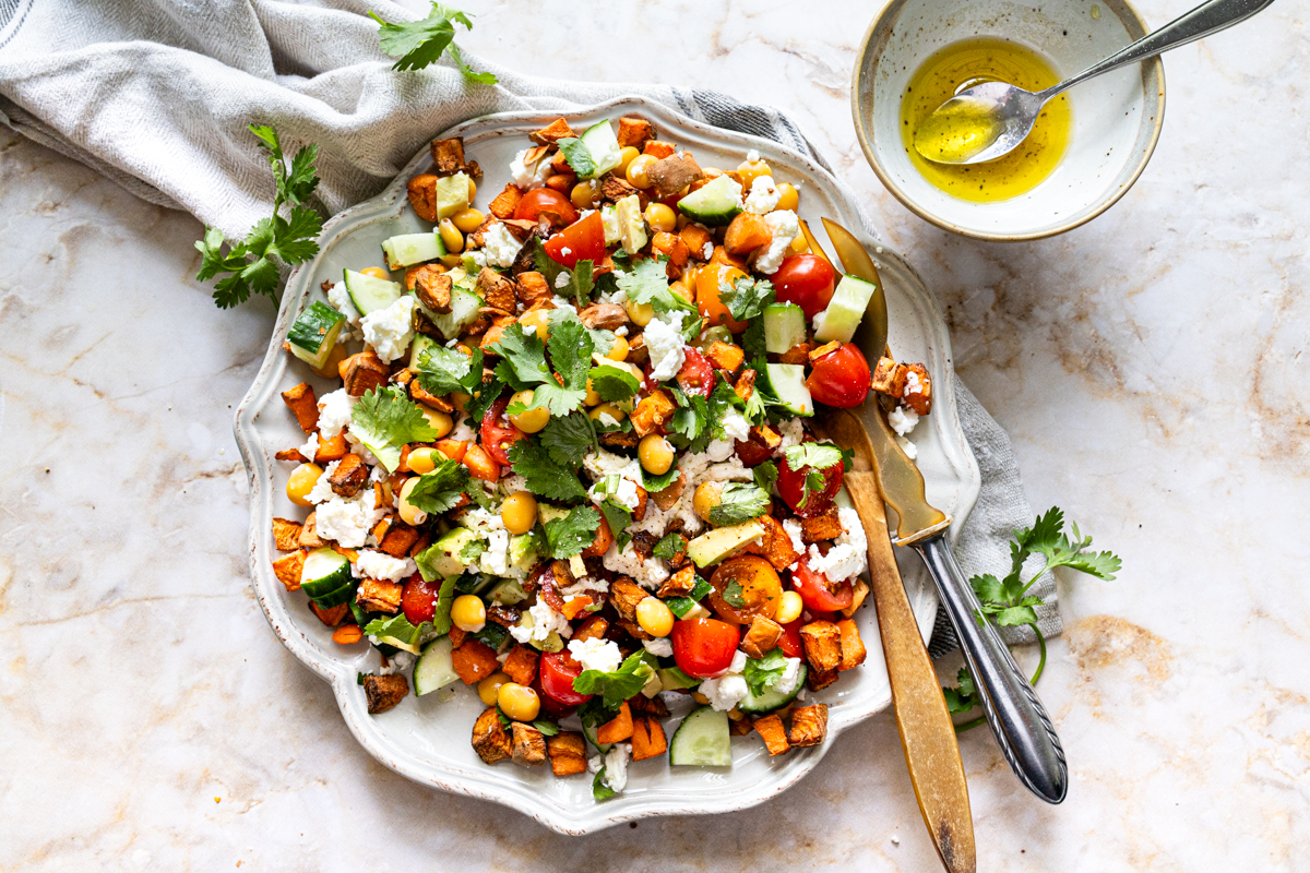 salade met lupinebonen, komkommer en feta