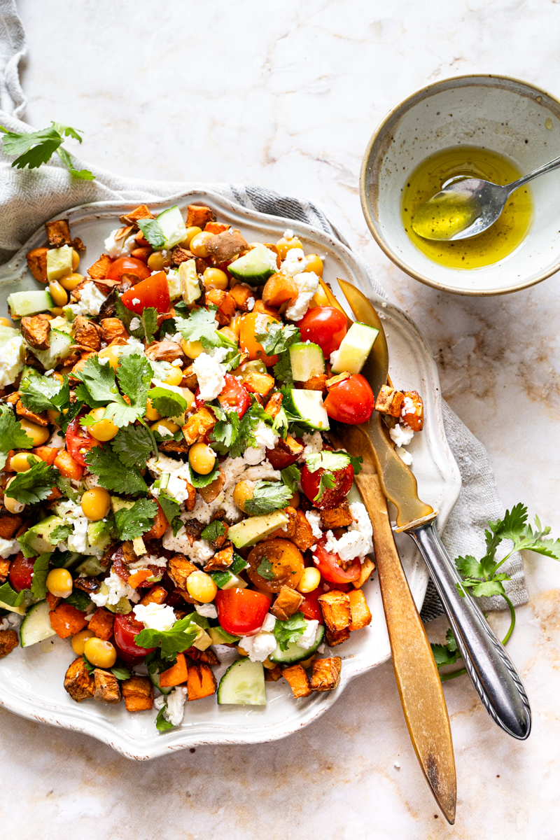 salade met lupinebonen, komkommer en feta